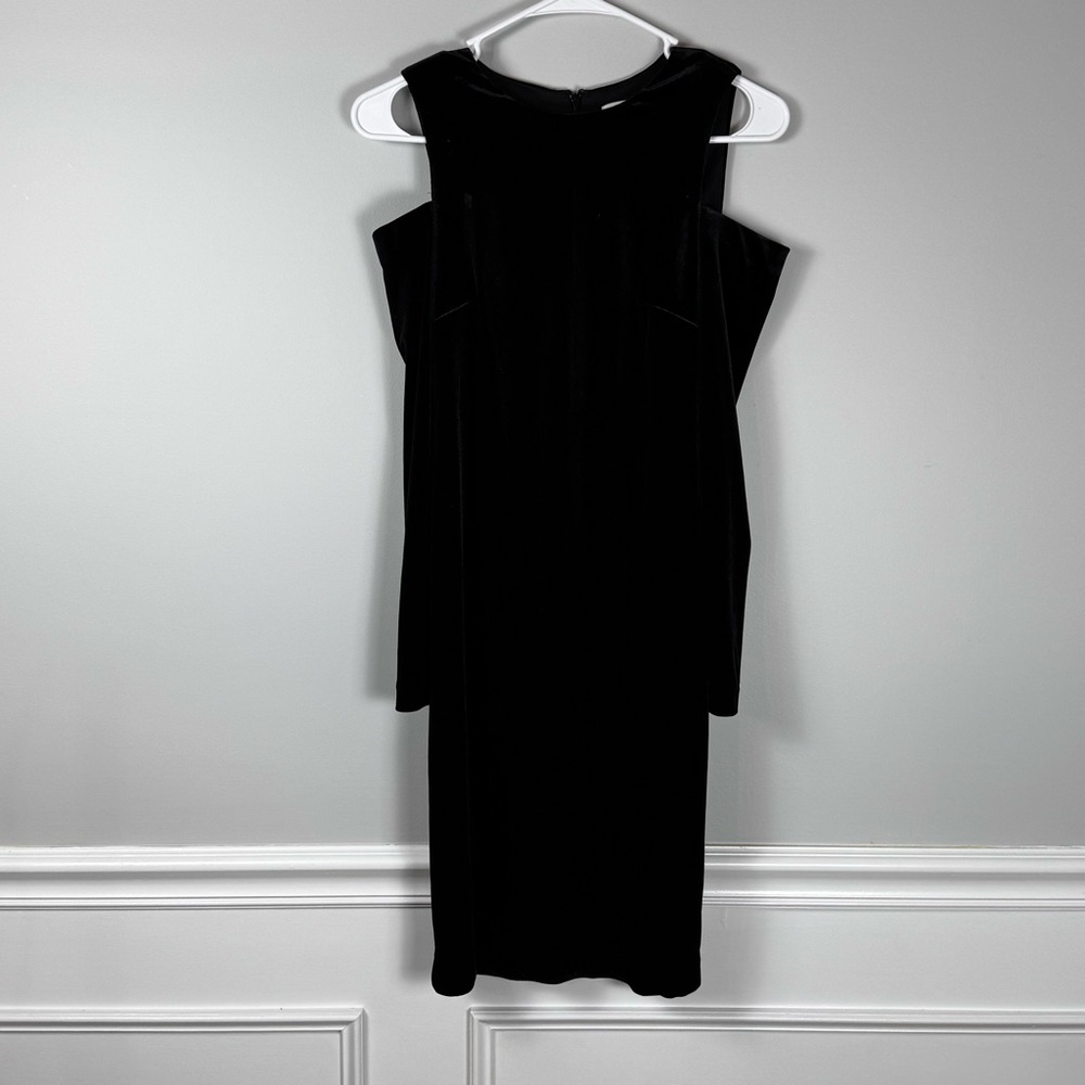Calvin Klein Open‎ Shoulder Velvet Black Dress (A2-28)